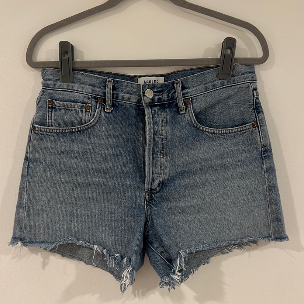 Agolde High Rise Dee Shorts - Blue Jean Shorts with Frayed Hem and Relaxed Fit